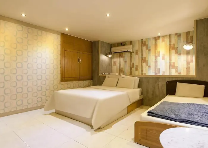 Hotel Fiona 2*
